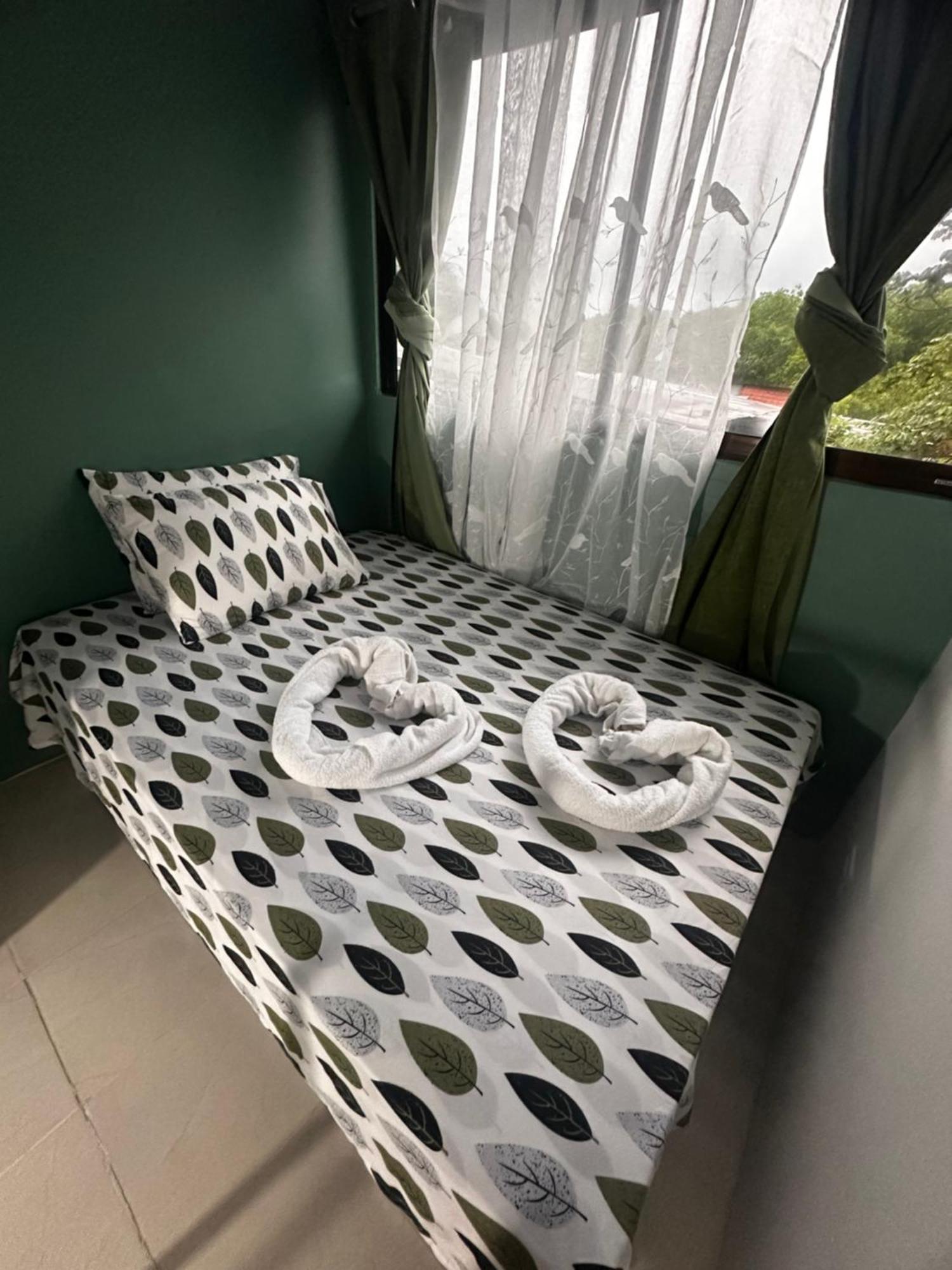 The Jungle Container Bed and Breakfast Quepos Eksteriør billede